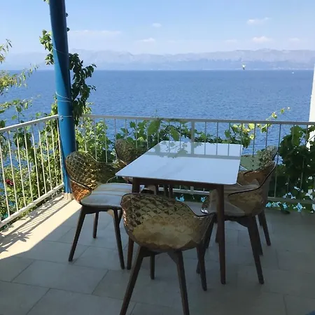 Seafront Vacation Home 