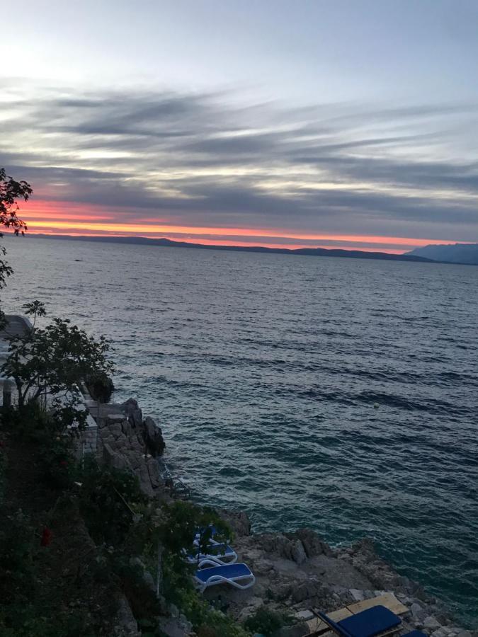 Seafront Vacation 