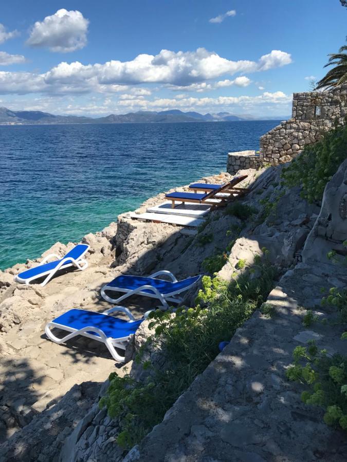 Seafront Vacation 